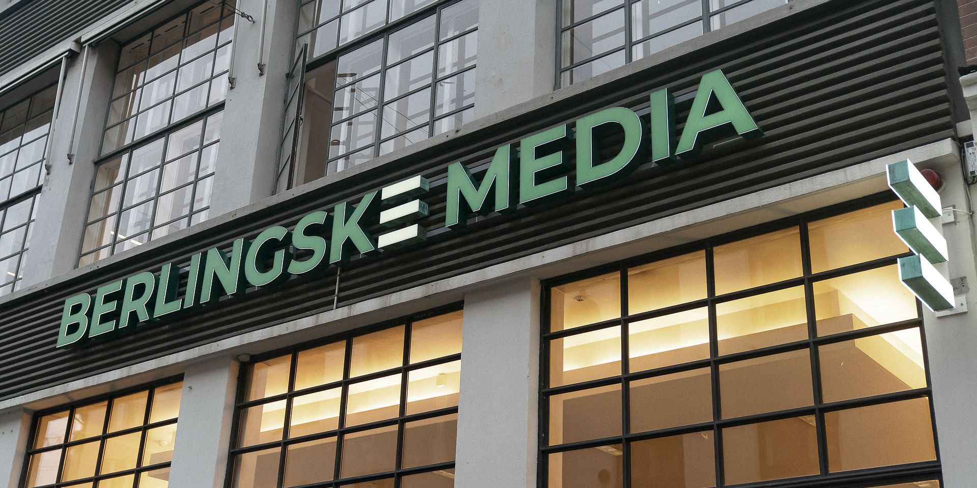 Berlingske Media Opsætter Nyt Skilt På Facaden